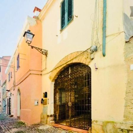 Wonderful Apartment In Old Alghero Exterior photo